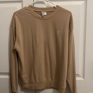 beige H&M crew